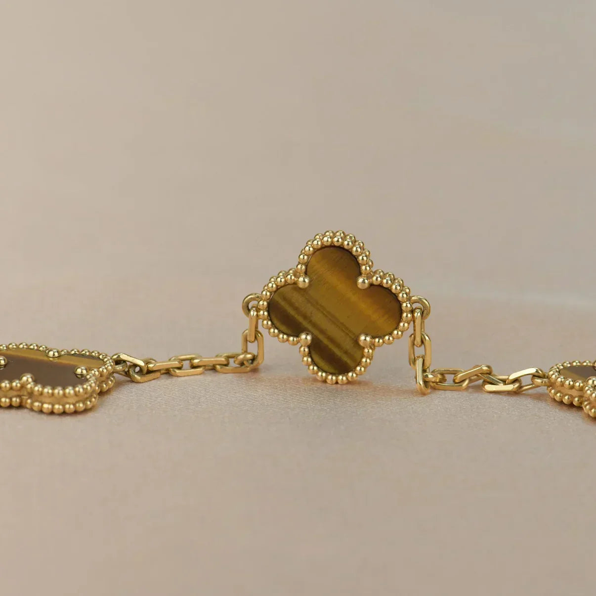 [Spark] CLOVER 5 MOTIFS TIGER EYE BRACELET COLLECTION