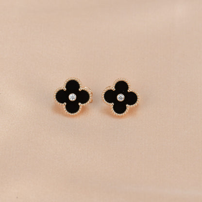 [Spark]CLOVER MEDIUM 1 MOTIFS ONYX DIAMOND EARRINGS