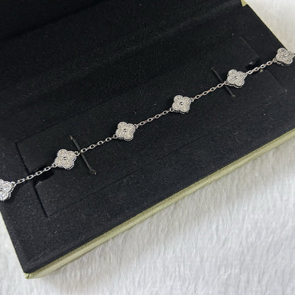 [Spark]CLOVER 6 MOTIF DIAMOND BRACELET