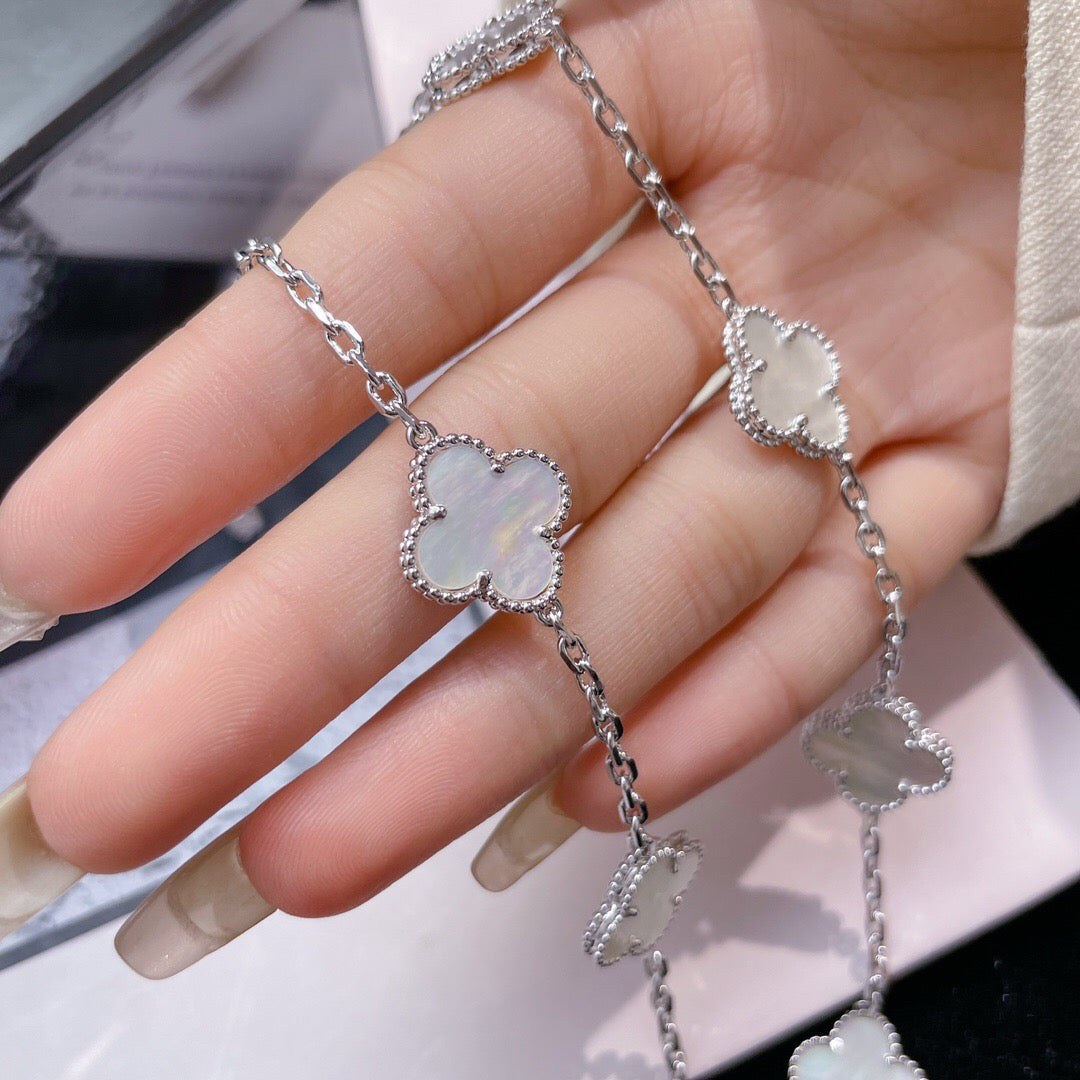 [Spark]CLOVER 10 MOTIFS WHITE MOTHER OF PEARL NECKLACE