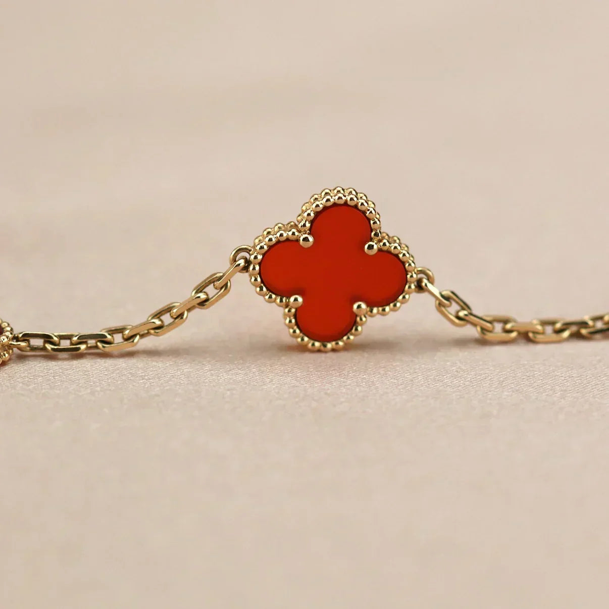 [Spark] CLOVER 5 MOTIF RED CORNELIAN BRACELET COLLECTION