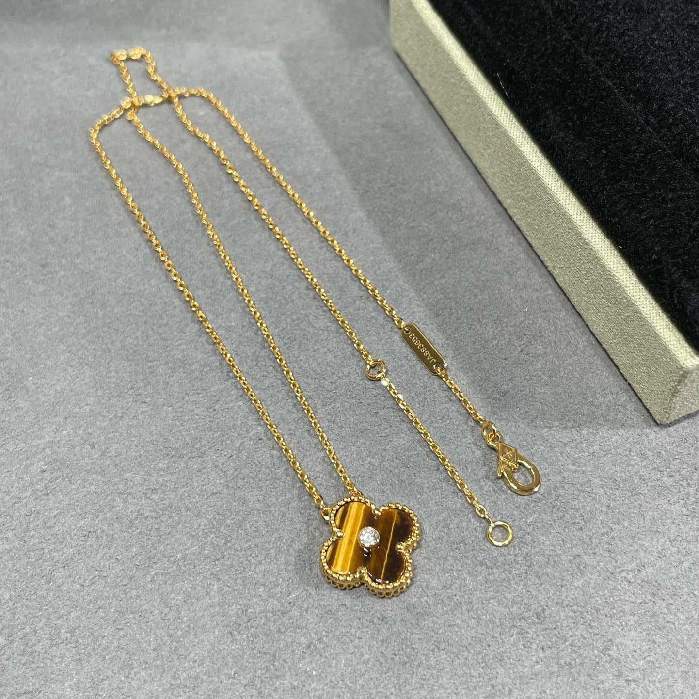 [Spark]CLOVER 15MM DIAMOND AND YELLOW TIGER'S EYE AGATE necklace