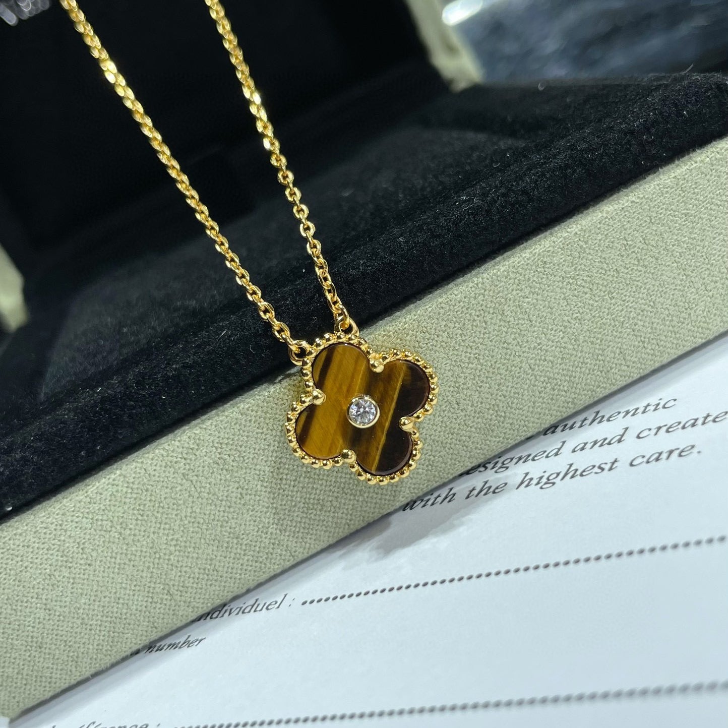 [Spark]CLOVER 15MM DIAMOND AND YELLOW TIGER'S EYE AGATE necklace