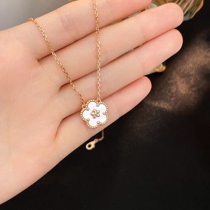 [Spark]LUCKY  WHITE MOP  PLUM BLOSSOM NECKLACE