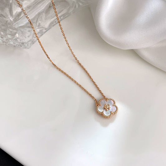 [Spark]LUCKY  WHITE MOP  PLUM BLOSSOM NECKLACE