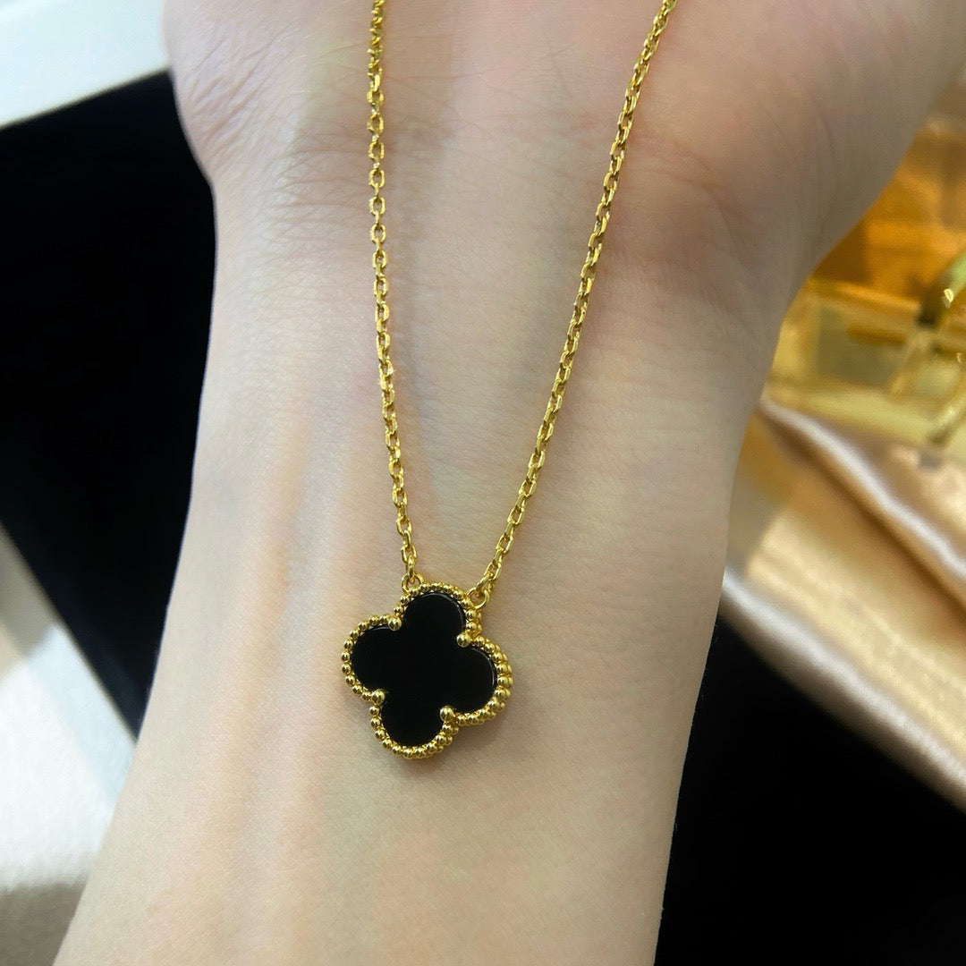 [Spark]CLOVER 15MM BLACK ONYX SINGLE FLOWER NECKLACE