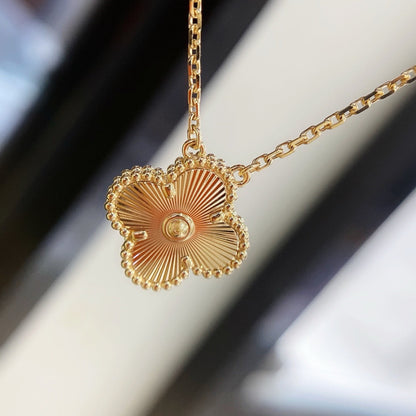 [Spark]CLOVER 15MM LASER NECKLACE