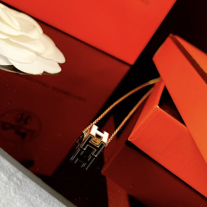 [Spark]H WHITE SQUARE GOLD NECKLACE