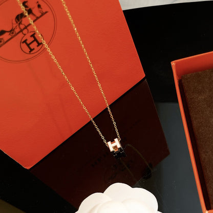 [Spark]H WHITE SQUARE GOLD NECKLACE