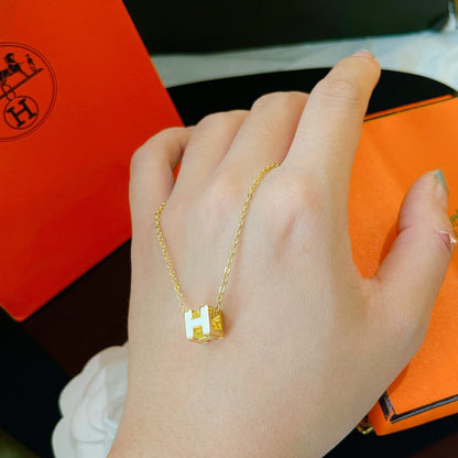 [Spark]H WHITE SQUARE GOLD NECKLACE