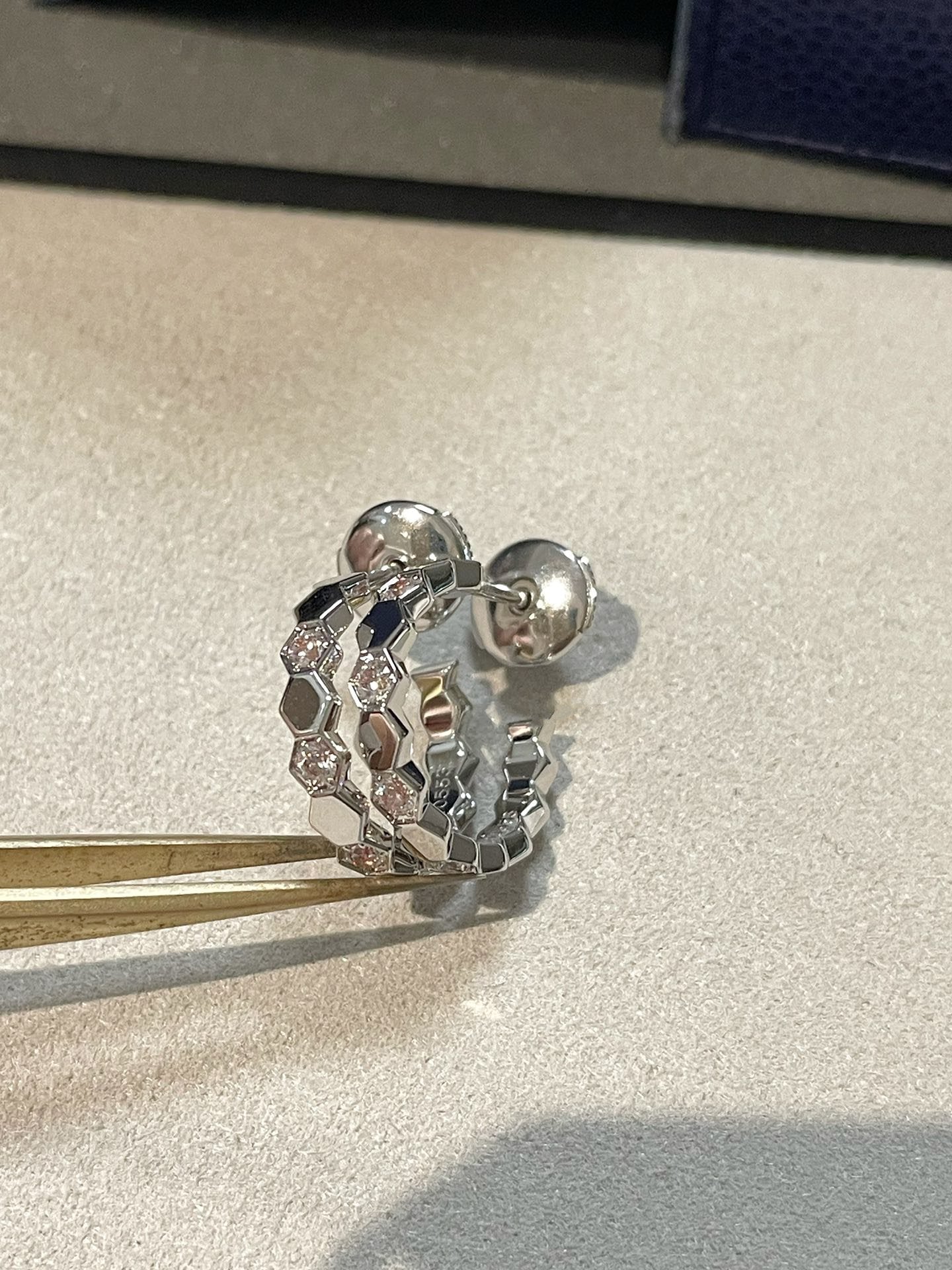 [Spark]Hollow Design Four-Leaf Clover Flower Shape Ring