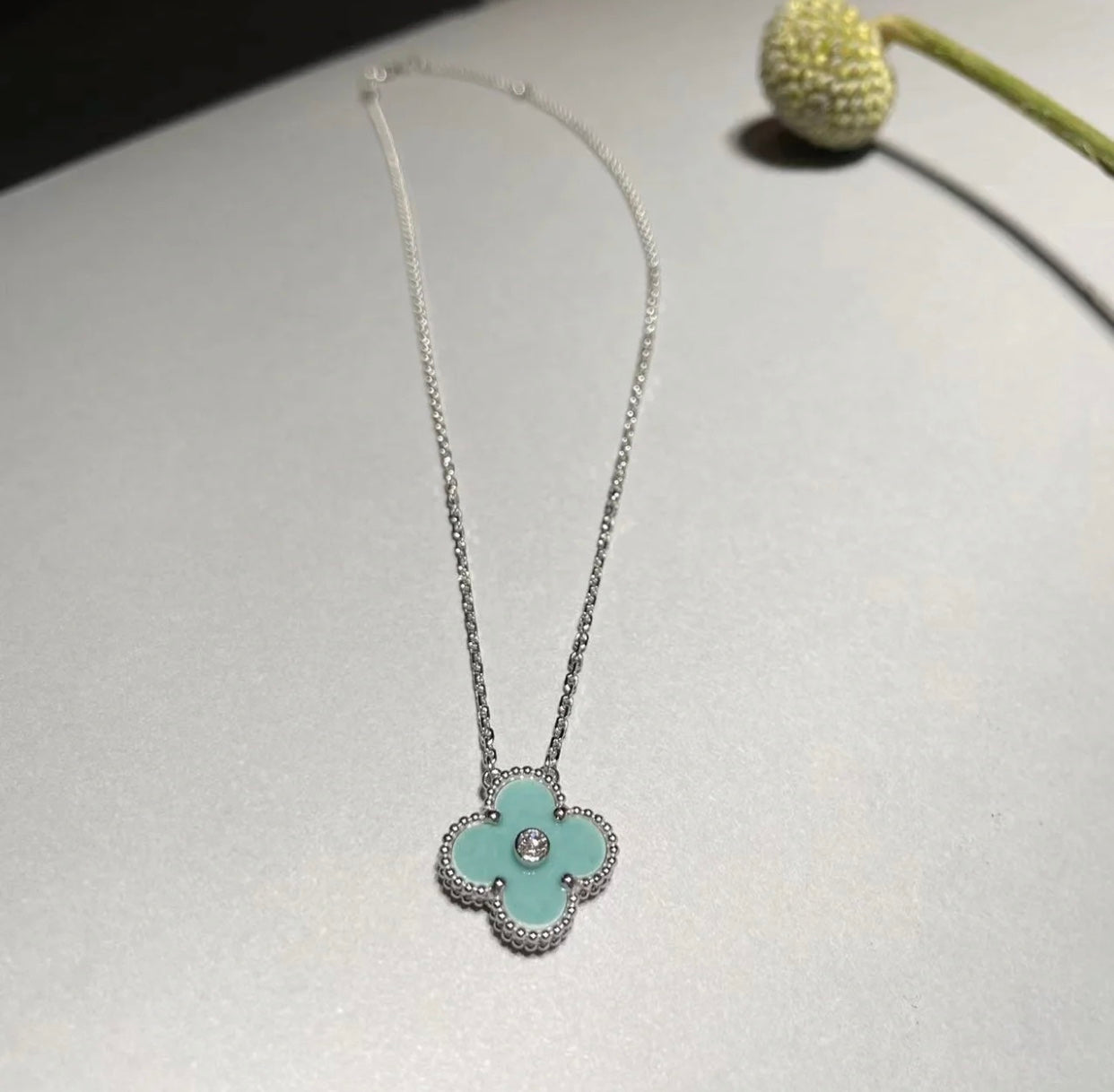 [Spark]CLOVER 1 DIAMOND LIGHT BLUE SILVER NECKLACE