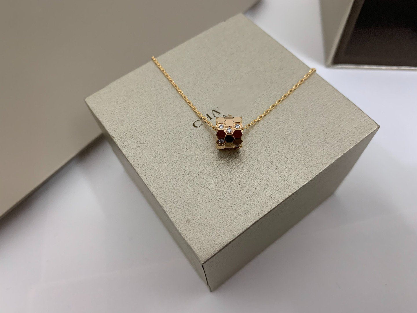 [Spark]BEE LOVE DIAMOND NECKLACE