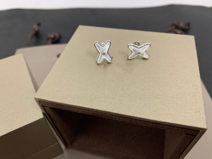 [Spark]JEUX DE WHITE MOP SILVER DIAMOND EARRINGS