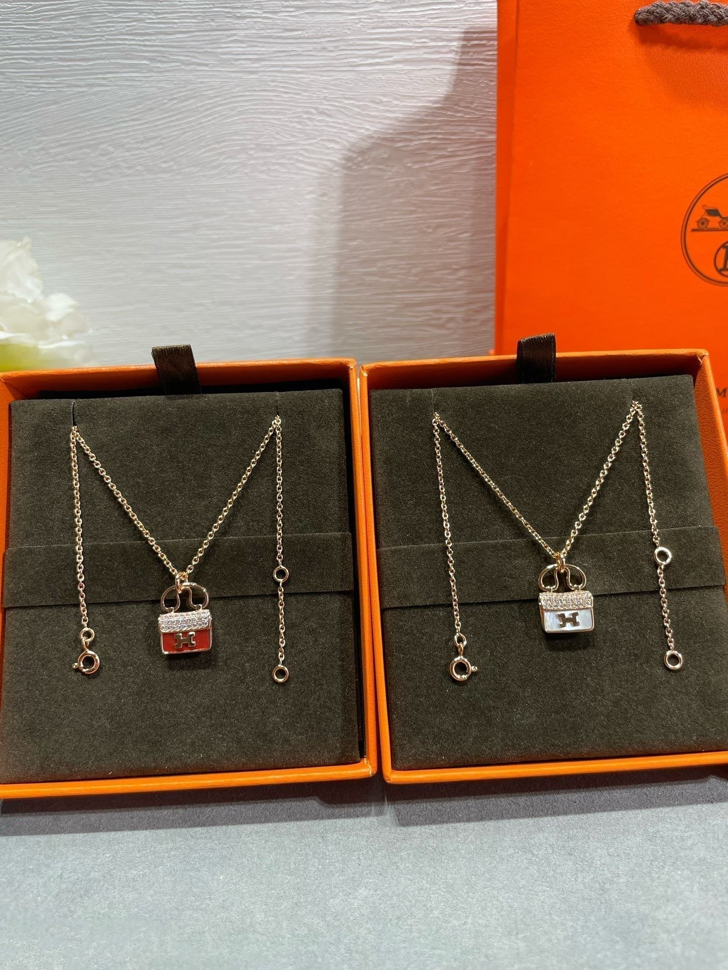 [Spark]H CIRCE MOISSANITE PENDANT NECKLACE GOLD