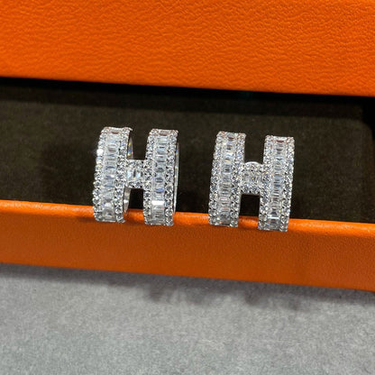 [Spark]H STUD EARRINGS WITH SILVER DIAMONDS