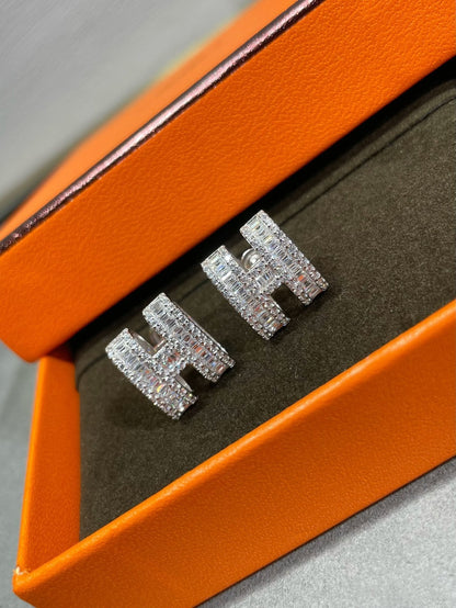 [Spark]H STUD EARRINGS WITH SILVER DIAMONDS