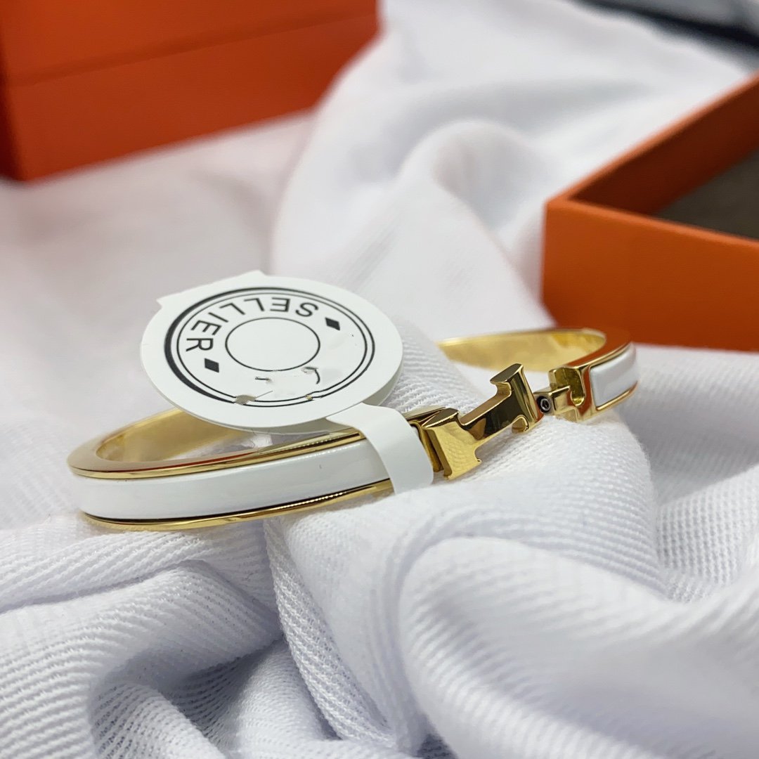 [Spark]CLASSIC HM CLIC WHITE 8MM ENAMEL BRACELET