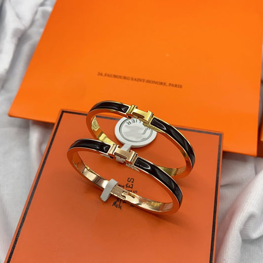 [Spark]CLASSIC HM CLIC BLACK 8MM ENAMEL BRACELET