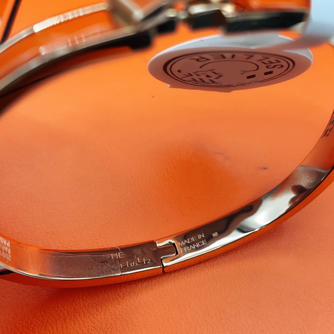 [Spark]CLASSIC HM CLIC RED 8MM ENAMEL BRACELET