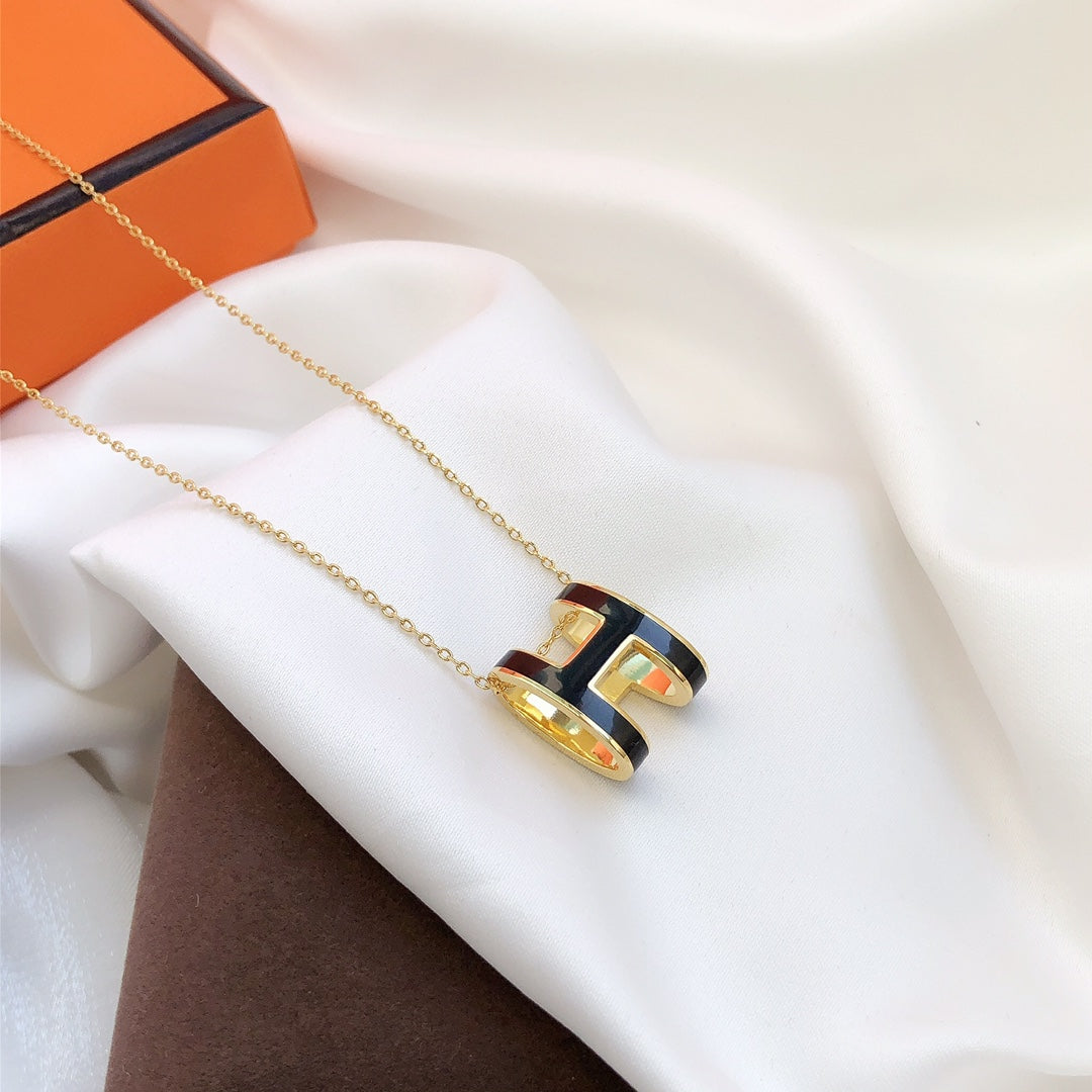 [Spark]HM CLIC BLACK ENAMEL GOLD NECKLACE