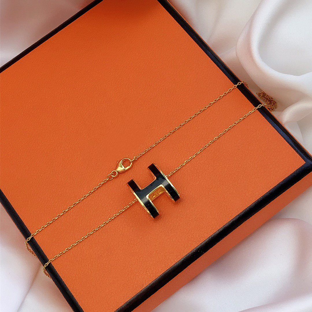 [Spark]HM CLIC BLACK ENAMEL GOLD NECKLACE