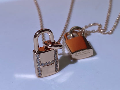[Spark]HM ADVANCED NICHE LOCK HEAD NECKLACE DIAMONDS