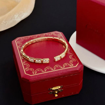 [Spark jewelrys]LOVE DIAMOND OPEN  BRACELET