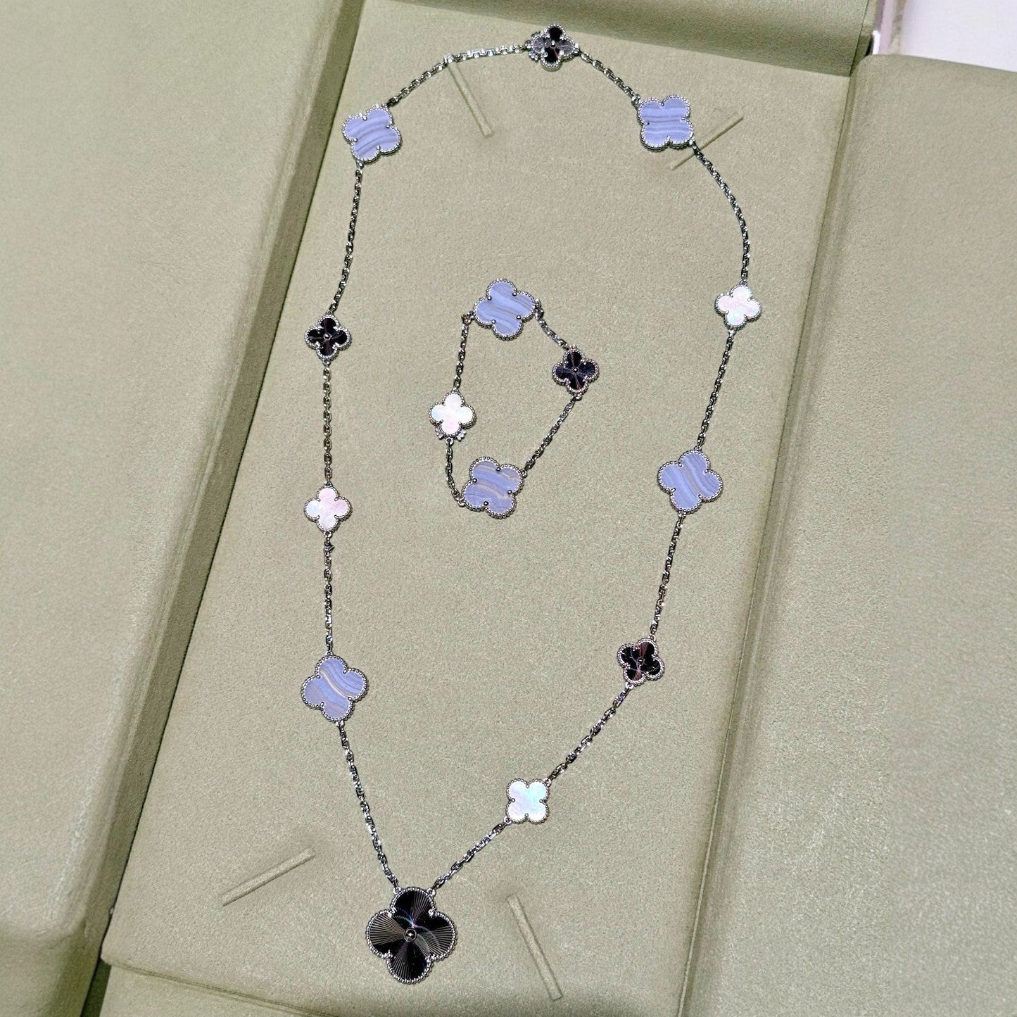 [Spark]DETACHABLE CLOVER 15(11+4) FLOWER SILVER NECKLACE SET