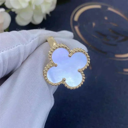 [Spark]CLOVER WHITE MOP RING
