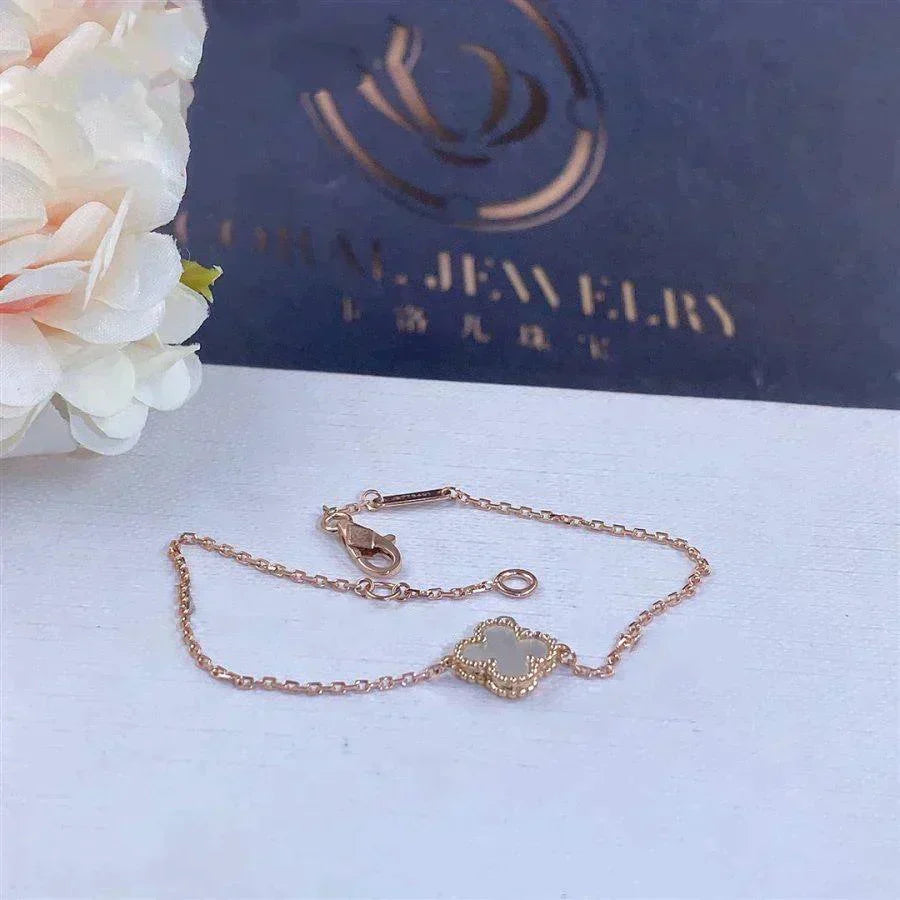 [Spark]CLOVER WHITE MOP SINGLE FLOWER BRACELET