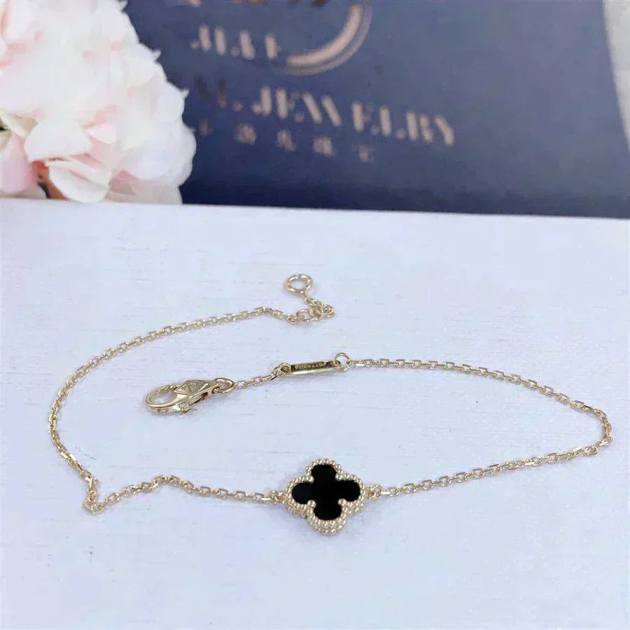 [Spark]CLOVER ONYX SINGLE FLOWER BRACELET