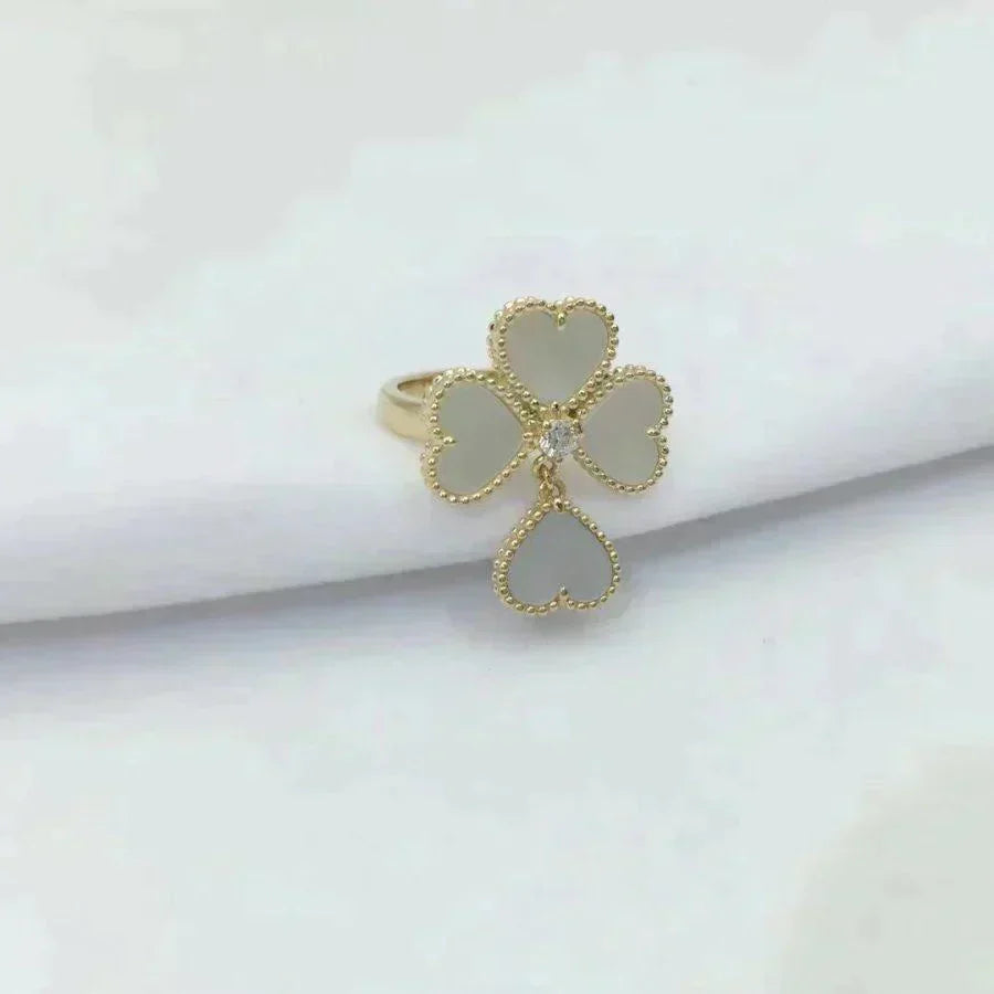 [Spark]SWEET CLOVER WHITE MOP RING