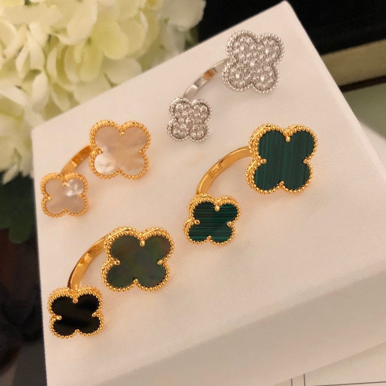 [Spark]CLOVER BETWEEN THE FINGER RING