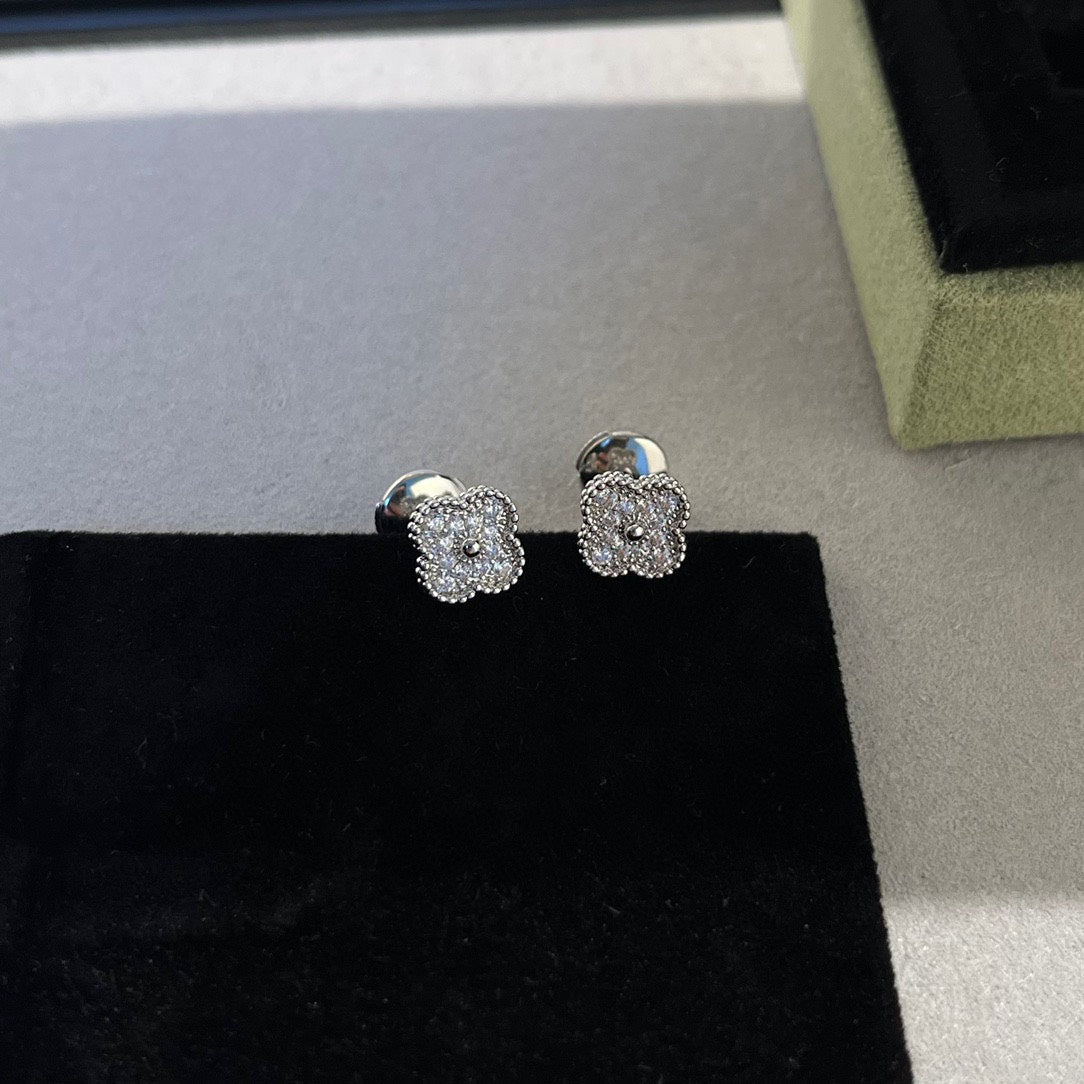 [Spark]CLOVER MINI DIAMOND STUD EARRINGS