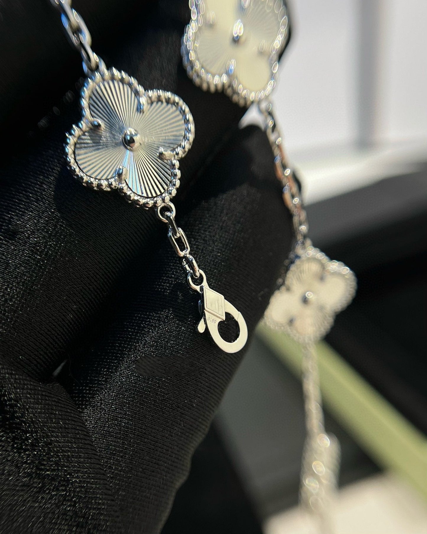 [Spark] CLOVER 5 MOTIF LASER BRACELET COLLECTION