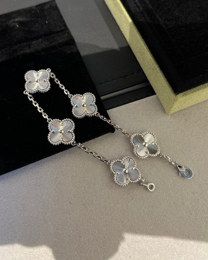 [Spark] CLOVER 5 MOTIF LASER BRACELET COLLECTION
